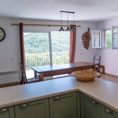 Tizzano Vue Villa *